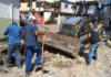 Prefeitura realiza serviços de limpeza e roçagem nas vielas e escadarias do bairro Topolândia e região