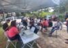 Moradores do bairro Barra do Una recebem orientações de programas sociais