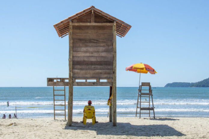 DVC7352Praia-do-Pereque-Acu_-scaled-e1658512607123-770x513