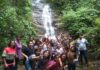 Alunos da EM Prof. João Gabriel de Santana visitam cachoeira do Viveiro Municipal
