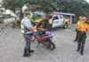 Maio Amarelo: Detraf e Polícia Rodoviária fazem nova operação para orientar motociclistas em São Sebastião