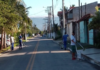 Prefeitura executa serviços de pintura de guias e postes em bairros da Costa Norte de São Sebastião