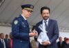 Comandante da Polícia Municipal de São Sebastião entrega medalha ‘Patrulheiro, Protetor e Amigo’ a prefeito de São Paulo