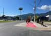 Prefeitura de São Sebastião faz pintura de solo em trecho da ciclovia dos bairros Enseada e Canto do Mar