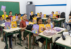 Educação de São Sebastião distribui mais de 27,5 mil livros didáticos para escolas municipais