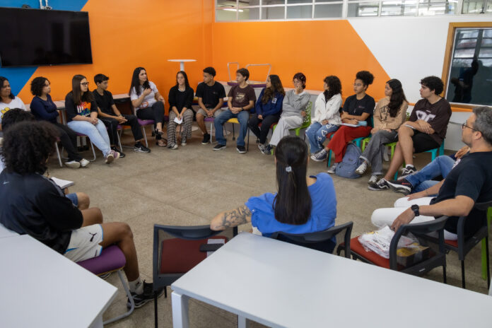 jovens em ação na etec (1)