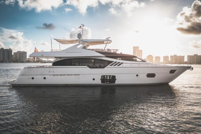 Ferretti Yachts 870 - 2014