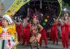 Desfile das Escolas de Samba agita o Carnaval 2026 de São Sebastião na Rua da Praia