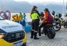 Trânsito de São Sebastião realiza blitz educativa sobre uso de bikes elétricas e autopropelidos