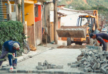 Maior programa de pavimentação da Prefeitura avança e transforma bairros da Costa Sul de São Sebastião