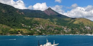 Ilhabela recebe navio internacional de proteção marinha com visitas para alunos da rede municipal