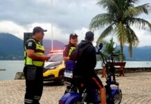 Conscientização do Maio Amarelo tem blitz educativa e alerta sobre uso de autopropelidos e bikes elétricas