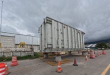 Porto de São Sebastião recebe mega transformador