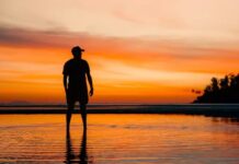 São Sebastião inicia feriado com 100% das praias próprias para banho e temporada de baleias no litoral norte