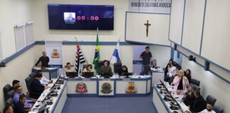 Criação de comissão para acompanhar obras da SP-55 e projeto sobre diversidade religiosa estão na pauta desta terça-feira