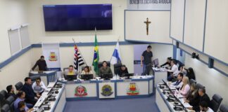 Apoio aos festivais caiçaras, programa social para população vulnerável e xadrez nas escolas são aprovados