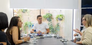 Prefeitura e comerciantes discutem medidas para ampliar circulação de consumidores e fortalecer economia local