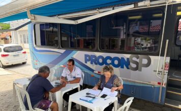 Procon Itinerante leva atendimento a população no Centro e na Costa Sul de São Sebastião