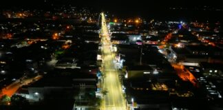 Ilumina São Sebá avança e começa a transformar a iluminação da principal avenida de São Sebastião