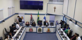 Bloqueios da Tamoios provocam prejuízos, e Câmara cobra concessionária por respeito aos usuários