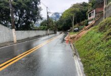 Defesa Civil interdita imóvel e avalia risco em trecho da rodovia SP-55 entre Cigarras e Figueiras