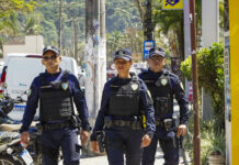 GCM de São Sebastião prende motorista por embriaguez e captura procurado da Justiça no Centro