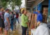 São Sebastião entrega novos kits de trabalho a ambulantes de Maresias e amplia condições de trabalho