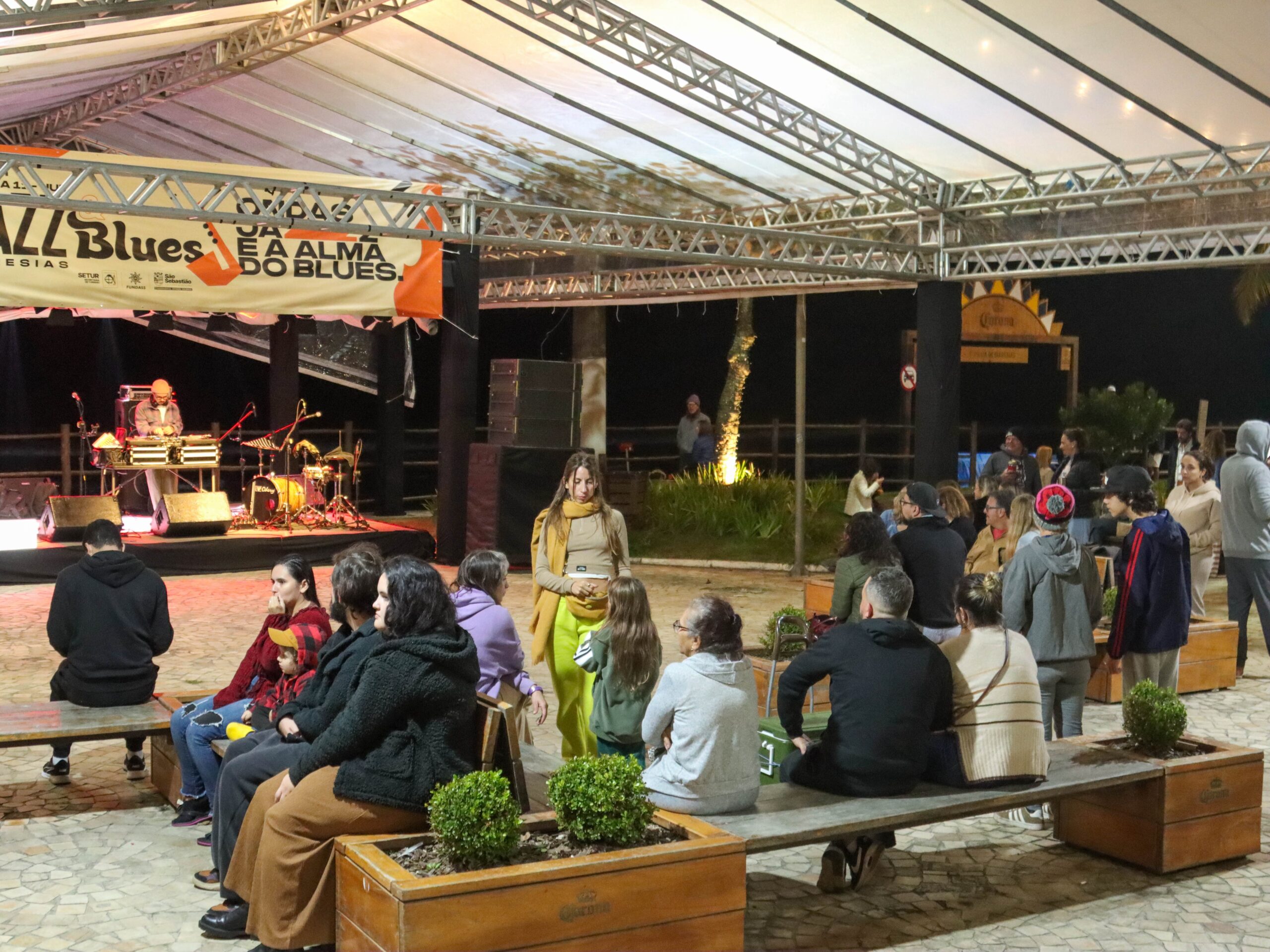 Prefeitura de São Sebastião promove shows com artistas locais durante etapa mundial da WSL em Maresias