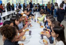 São Sebastião transforma pedido dos alunos por hambúrguer em ação especial para a Semana das Crianças