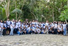 Projeto ‘Regeneração’ reúne estudantes de cinco escolas e comunidade indígena em ação de reflorestamento