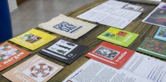 Exposição ‘Quem ensina também escreve’ celebra o educador como autor no Teatro Municipal de São Sebastião