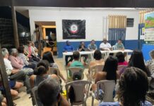 Prefeitura de São Sebastião reúne moradores de Boraceia para discutir descarte correto de resíduos