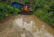 Prefeitura de São Sebastião realiza manutenção de via danificada pelas chuvas no Sertão do Cambury
