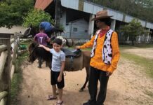 Projeto Pé na Estrada leva pessoas com autismo e familiares ao Parque Aquático Vale Encantado