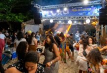 Bandas Dudendê, Kombirutas e Caraúna são atrações do Luau Enseada neste sábado
