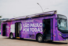 São Sebastião recebe ônibus SP Por Todas para atendimento às mulheres no Outubro Rosa em Boiçucanga