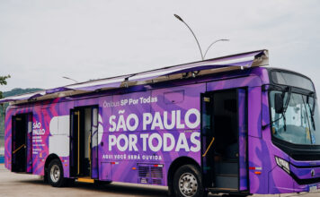 São Sebastião recebe ônibus SP Por Todas para atendimento às mulheres no Outubro Rosa em Boiçucanga